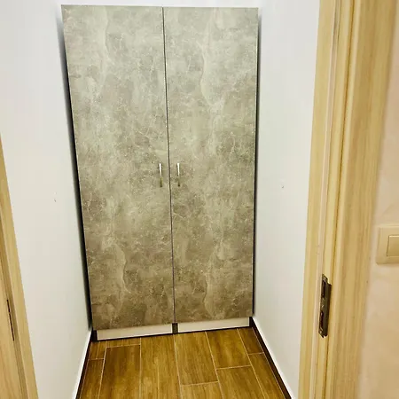 Apartment тутхон